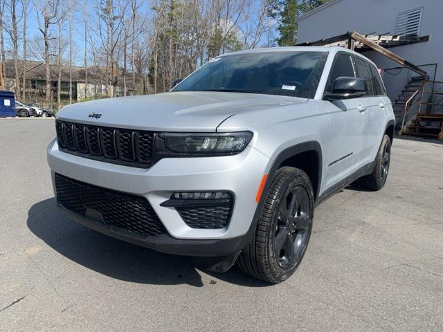 new 2025 Jeep Grand Cherokee car, priced at $48,999