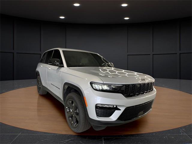 new 2025 Jeep Grand Cherokee car, priced at $48,924