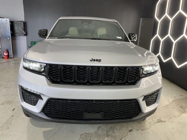 new 2025 Jeep Grand Cherokee car, priced at $49,191