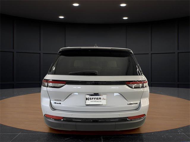 new 2025 Jeep Grand Cherokee car, priced at $48,924