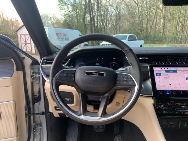 new 2025 Jeep Grand Cherokee car, priced at $48,999