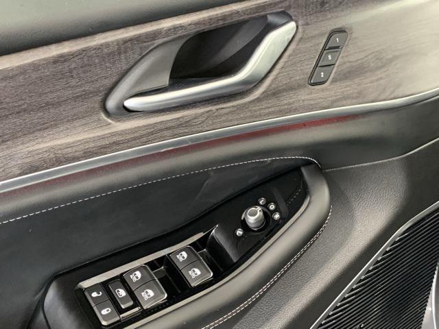 used 2022 Jeep Grand Cherokee car, priced at $39,000