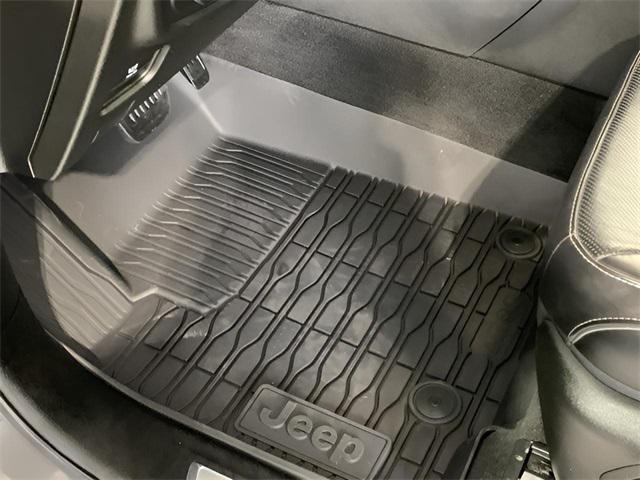 used 2022 Jeep Grand Cherokee car, priced at $36,291