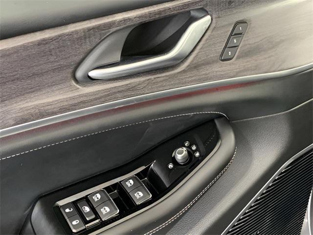 used 2022 Jeep Grand Cherokee car, priced at $36,291