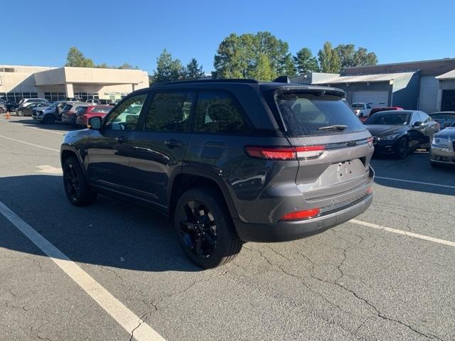 new 2025 Jeep Grand Cherokee car, priced at $48,955