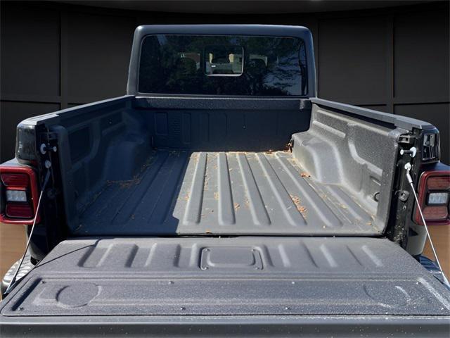 new 2025 Jeep Gladiator car, priced at $52,691