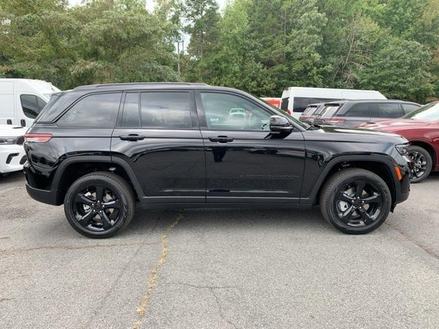 new 2025 Jeep Grand Cherokee car, priced at $43,488