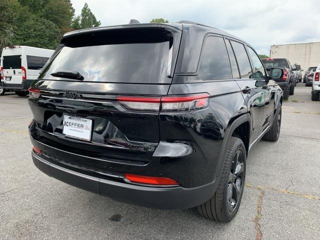 new 2025 Jeep Grand Cherokee car, priced at $41,929