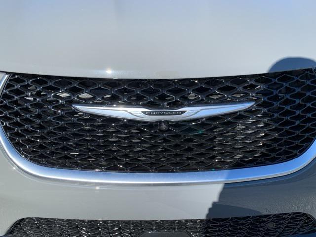 new 2025 Chrysler Pacifica car, priced at $53,101