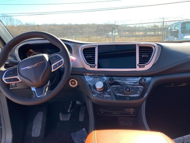 new 2025 Chrysler Pacifica car, priced at $53,101
