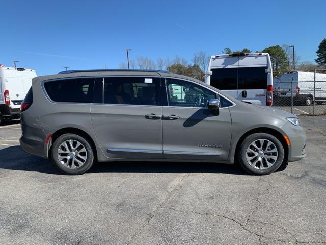 new 2025 Chrysler Pacifica car, priced at $53,101
