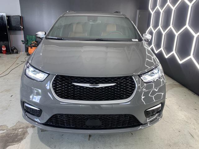 new 2025 Chrysler Pacifica car, priced at $54,736