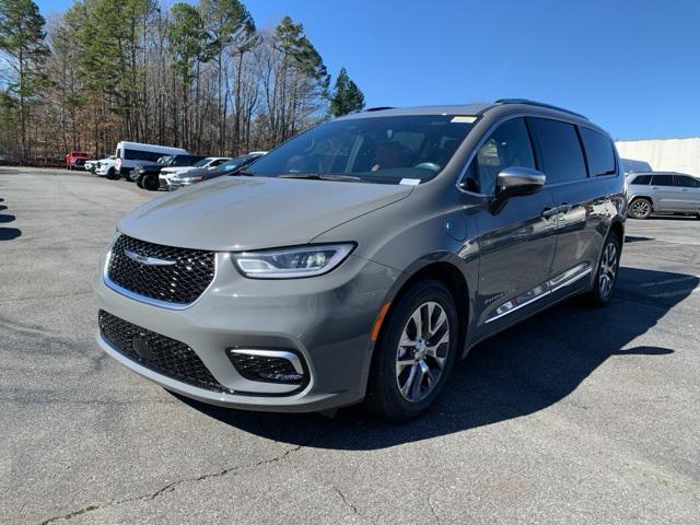 new 2025 Chrysler Pacifica car, priced at $53,101