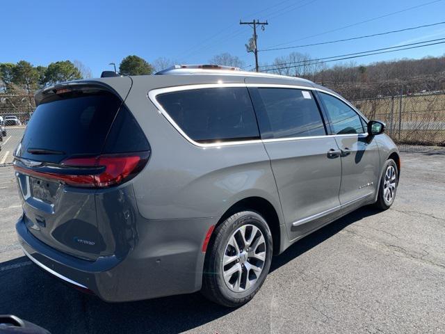 new 2025 Chrysler Pacifica car, priced at $53,101