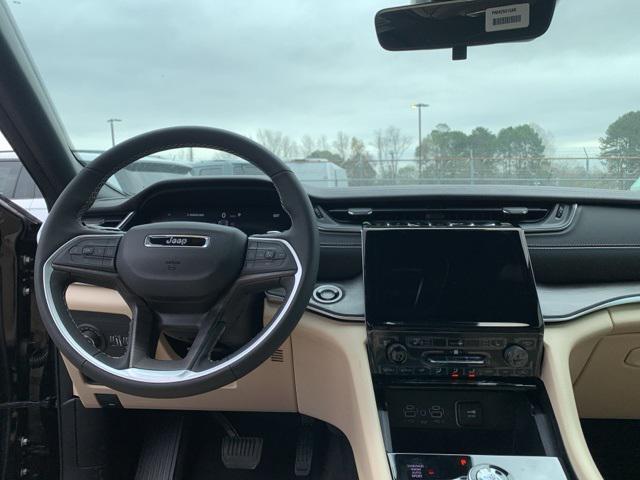 new 2025 Jeep Grand Cherokee car, priced at $48,999