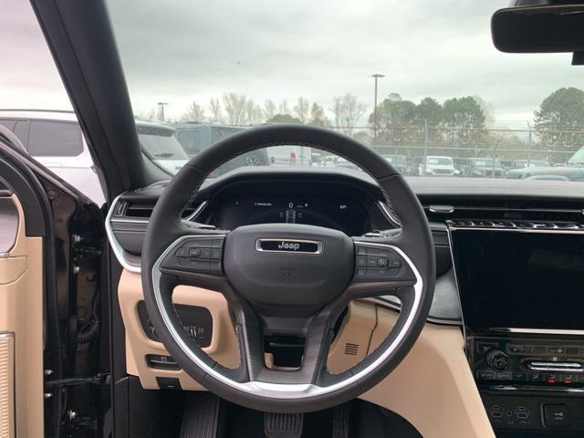 new 2025 Jeep Grand Cherokee car, priced at $48,999
