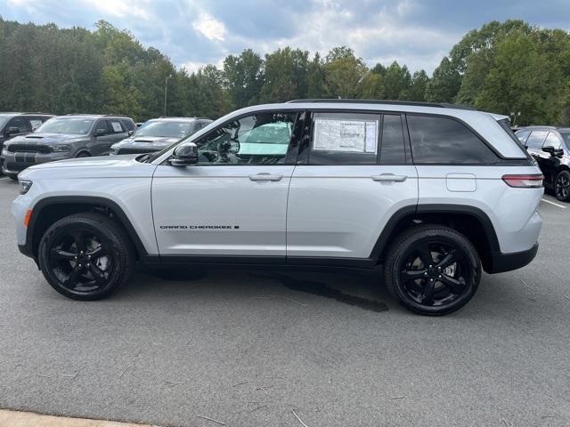 new 2025 Jeep Grand Cherokee car, priced at $48,945