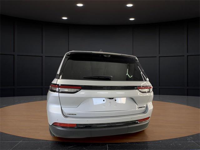 new 2025 Jeep Grand Cherokee car, priced at $48,705