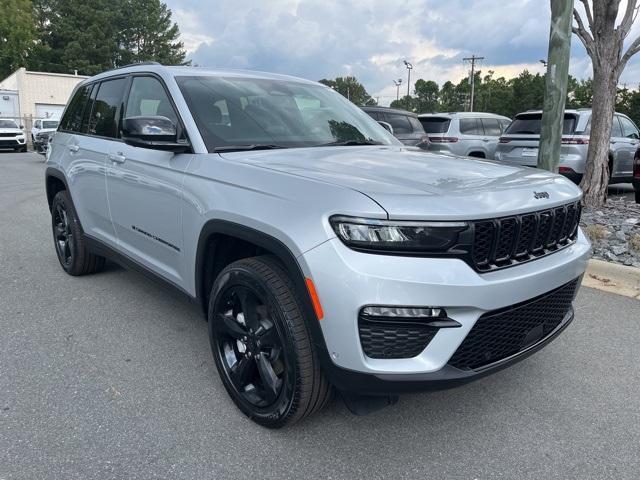 new 2025 Jeep Grand Cherokee car, priced at $48,945