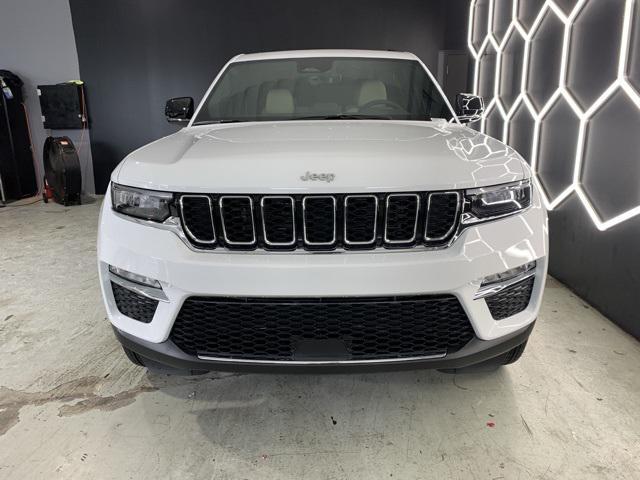new 2025 Jeep Grand Cherokee car, priced at $43,301