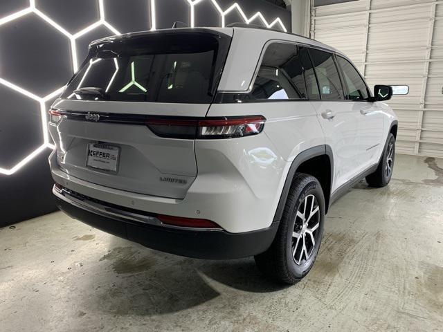 new 2025 Jeep Grand Cherokee car, priced at $43,301