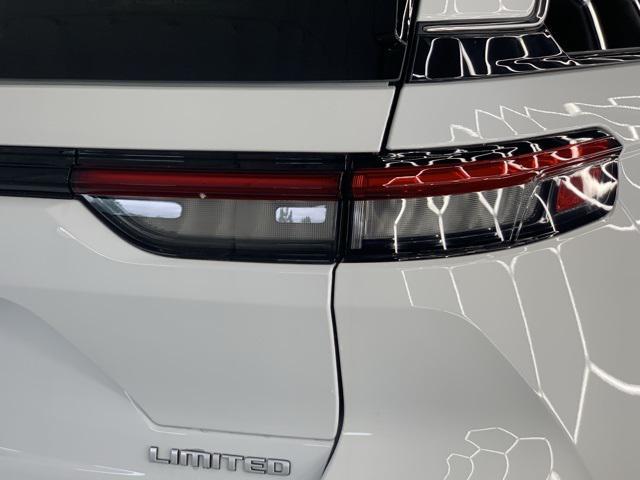 new 2025 Jeep Grand Cherokee car, priced at $43,301