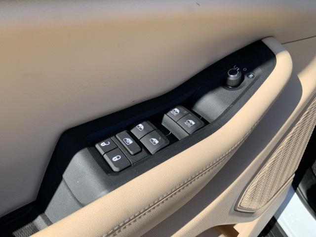 new 2025 Jeep Grand Cherokee car, priced at $44,352