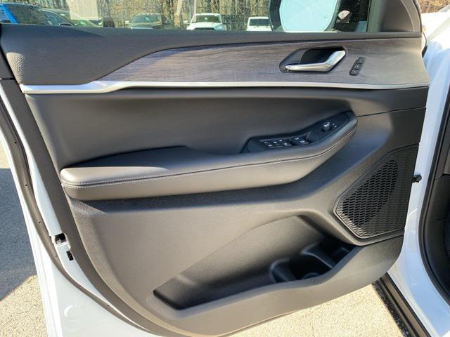 new 2025 Jeep Grand Cherokee L car, priced at $51,224