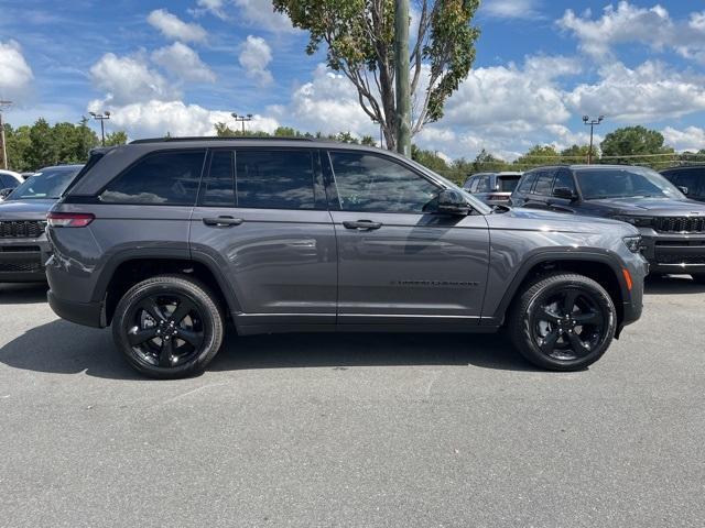 new 2025 Jeep Grand Cherokee car, priced at $52,488