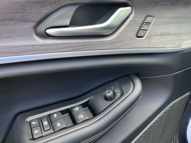 new 2025 Jeep Grand Cherokee car, priced at $49,616