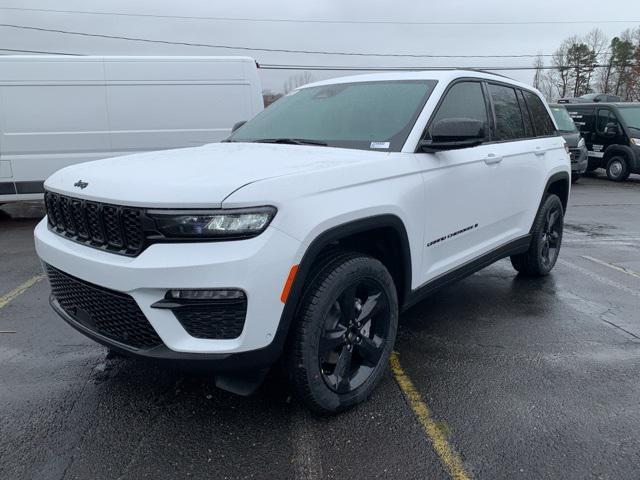 new 2025 Jeep Grand Cherokee car, priced at $49,140