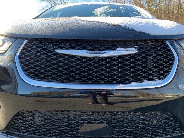 new 2025 Chrysler Pacifica car, priced at $52,655