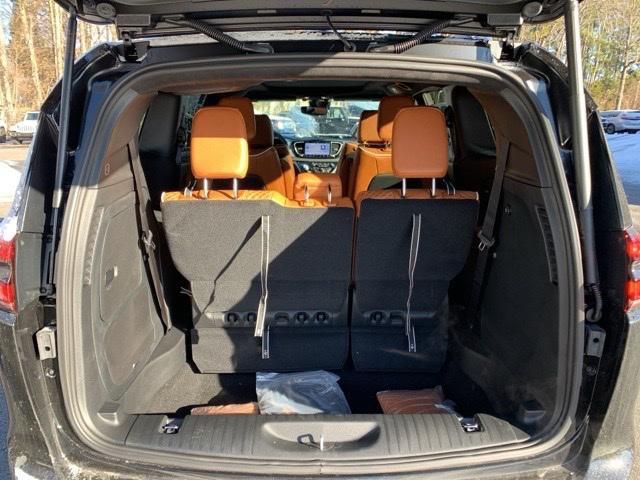 new 2025 Chrysler Pacifica car, priced at $52,655