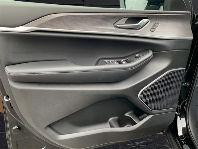 new 2025 Jeep Grand Cherokee car, priced at $48,924
