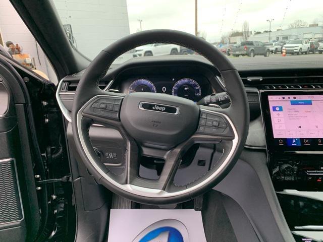 new 2025 Jeep Grand Cherokee car, priced at $48,999