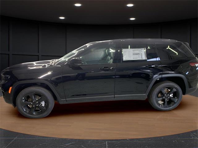 new 2025 Jeep Grand Cherokee car, priced at $48,924