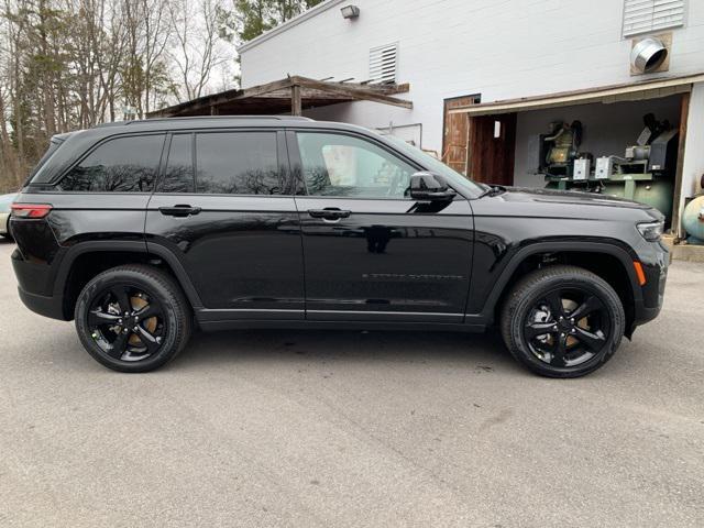 new 2025 Jeep Grand Cherokee car, priced at $48,999