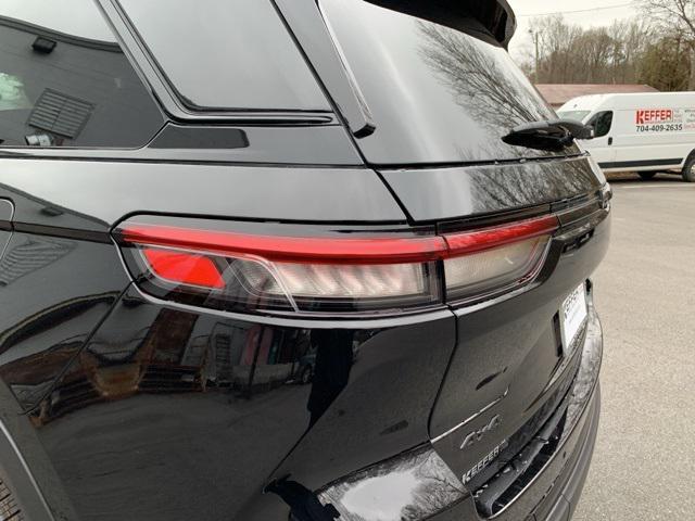 new 2025 Jeep Grand Cherokee car, priced at $48,999
