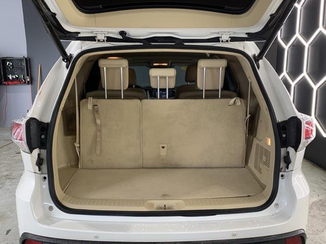 used 2014 Toyota Highlander car, priced at $17,500