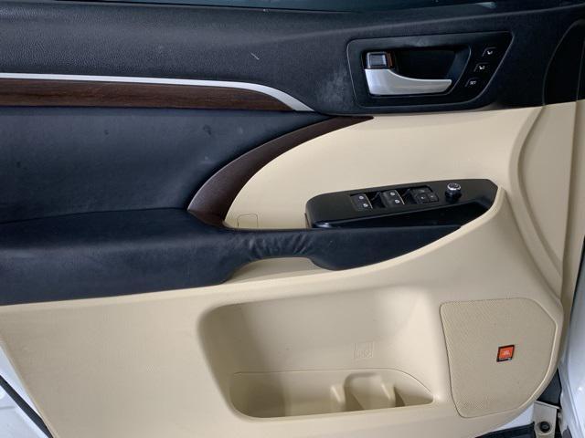 used 2014 Toyota Highlander car, priced at $17,500
