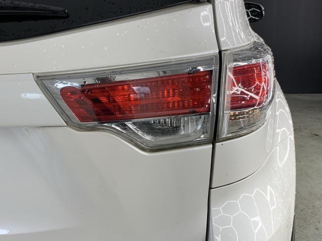 used 2014 Toyota Highlander car, priced at $17,500