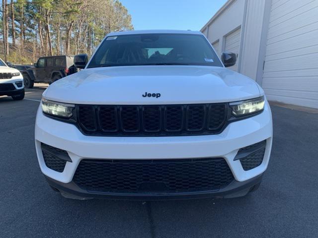 new 2025 Jeep Grand Cherokee car, priced at $43,470