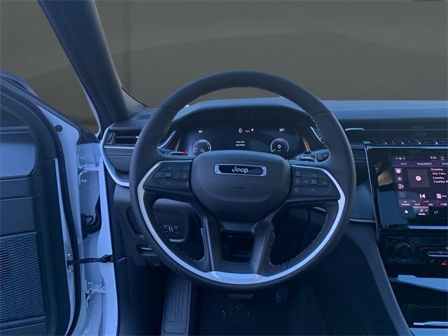 new 2025 Jeep Grand Cherokee car, priced at $43,276