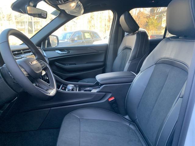 new 2025 Jeep Grand Cherokee car, priced at $43,470