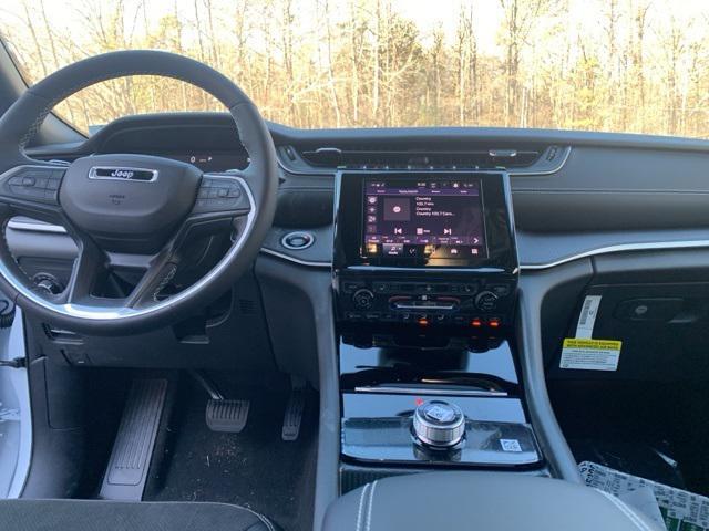 new 2025 Jeep Grand Cherokee car, priced at $43,470