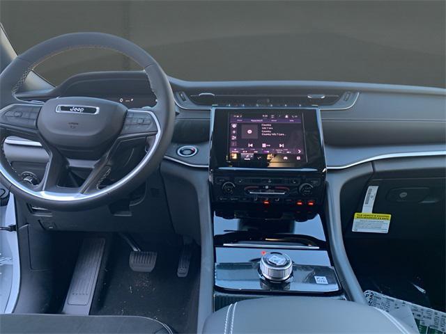new 2025 Jeep Grand Cherokee car, priced at $43,276