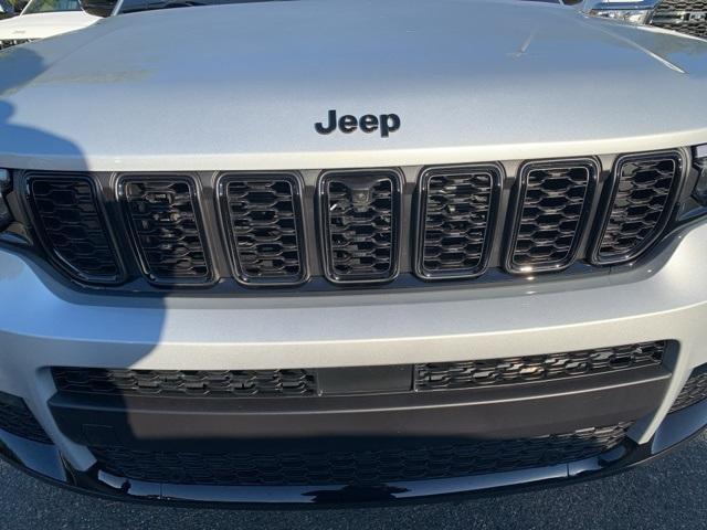 new 2025 Jeep Grand Cherokee L car, priced at $53,298