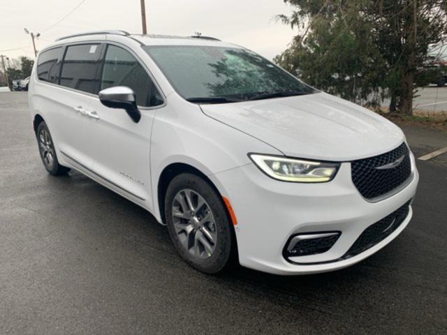 new 2025 Chrysler Pacifica car, priced at $52,655
