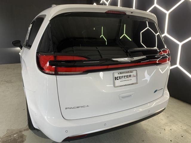 new 2025 Chrysler Pacifica car, priced at $54,241