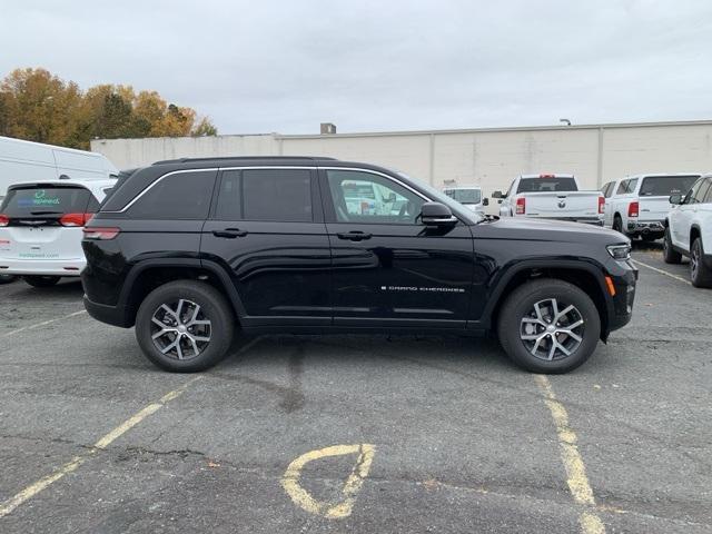 new 2025 Jeep Grand Cherokee car, priced at $48,230